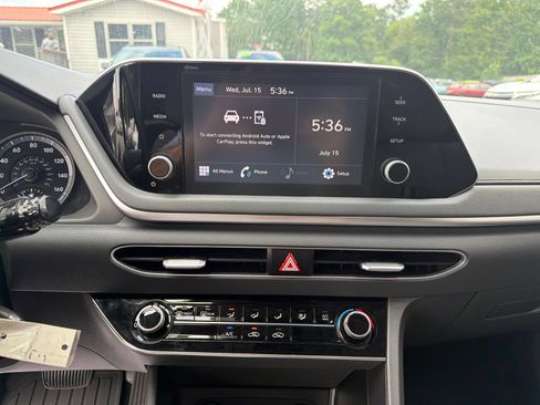 Used 2022 Hyundai Sonata SE w/ Winter Weather Package FWD image 11