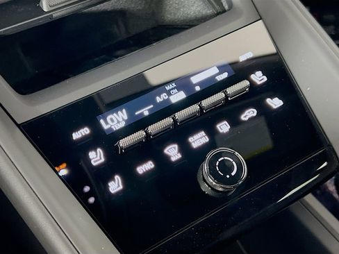 New 2026 Porsche Macan 4 Electric image 18