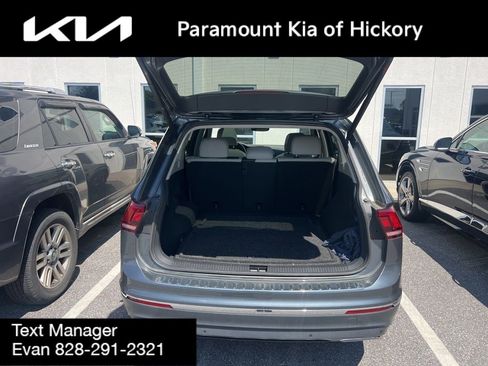 Used 2021 Volkswagen Tiguan SEL AWD/4WD image 9