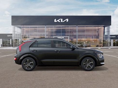New 2025 Kia Niro FWD image 10