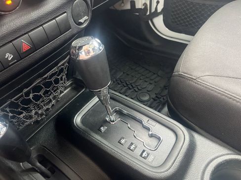 Used 2018 Jeep Wrangler Unlimited Sport w/ Connectivity Group image 23