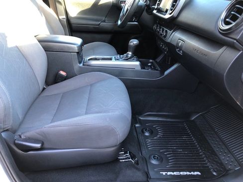 Used 2019 Toyota Tacoma 4x4 Double Cab image 25