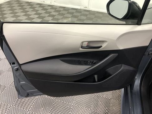 Used 2022 Toyota Corolla LE image 12