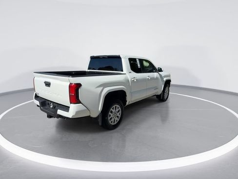 Used 2025 Toyota Tacoma SR5 AWD/4WD image 8