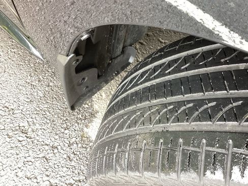 Used 2025 Toyota Corolla SE w/ SE Premium Package image 7