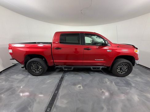 Used 2017 Toyota Tundra SR5 AWD/4WD image 4