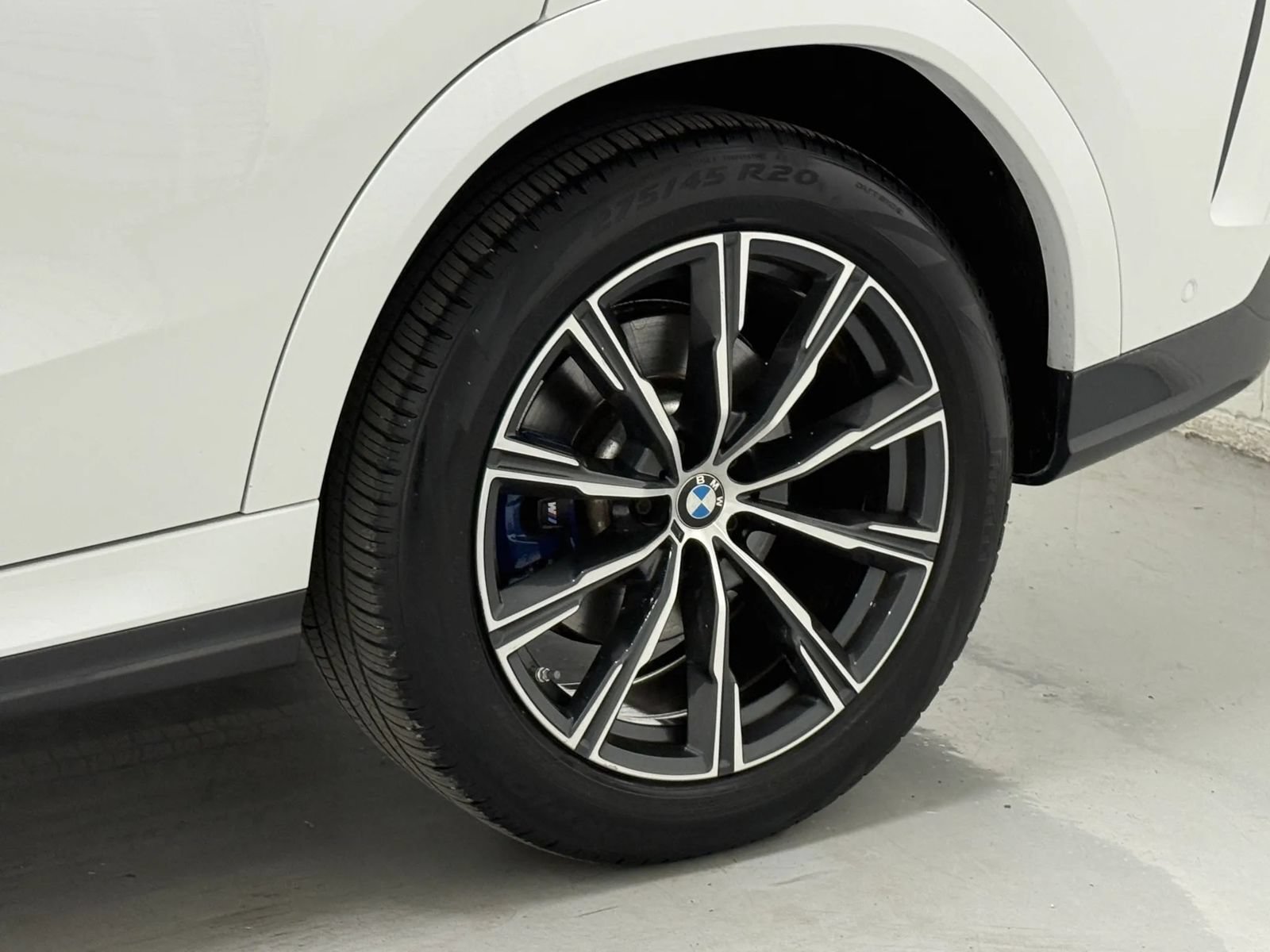 Used 2023 BMW X6 xDrive40i w/ M Sport Package AWD/4WD image 46