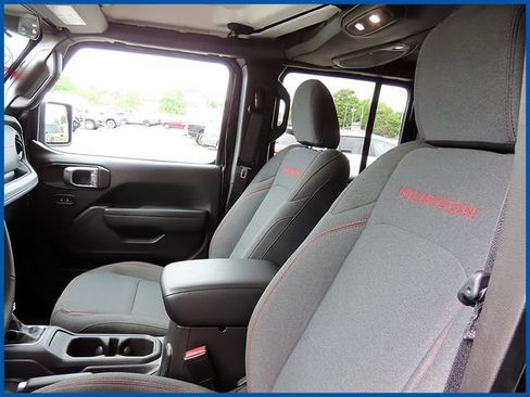 Used 2026 Jeep Wrangler Unlimited Rubicon AWD/4WD image 14