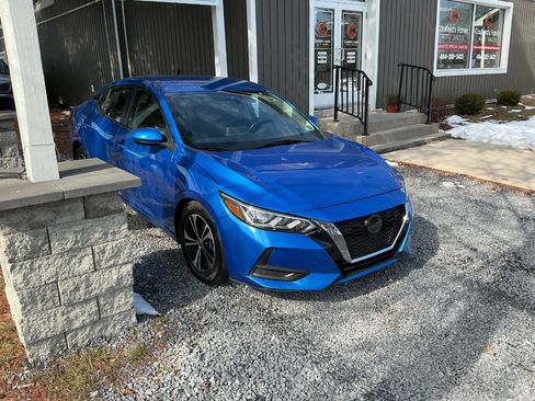 Used 2022 Nissan Sentra SV image 3