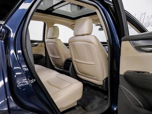 Used 2018 Cadillac XT5 Luxury w/ Driver Awareness Package image 37