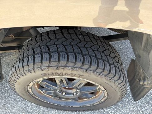 Used 2015 Toyota Tundra SR5 w/ SR5 Upgrade Package RWD image 7