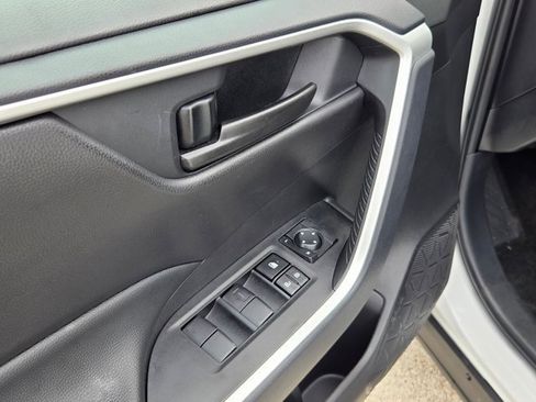 Used 2025 Toyota RAV4 LE image 14