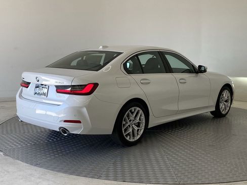 Used 2025 BMW 330i xDrive Sedan w/ Convenience Package image 8