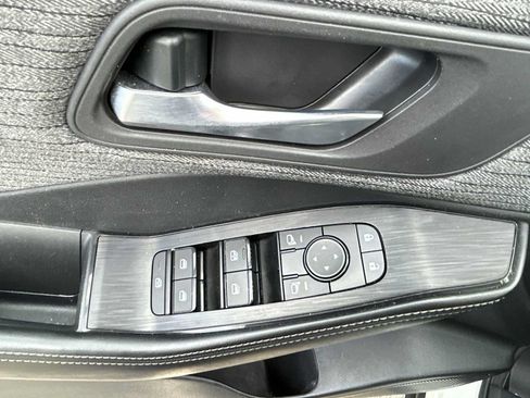 Used 2023 Nissan Rogue SV FWD image 15