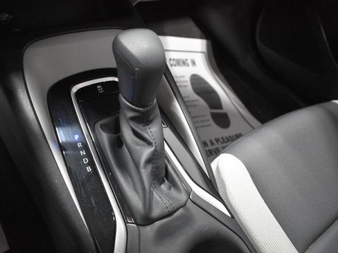 Used 2025 Toyota Corolla LE FWD image 17