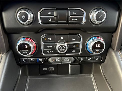 Used 2023 GMC Yukon AT4 image 16