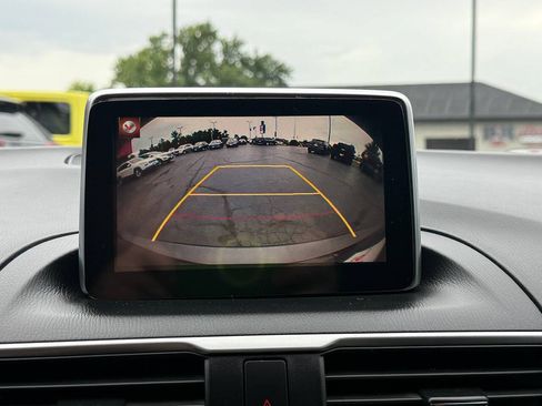 Used 2016 MAZDA MAZDA3 i Sport w/ Preferred Equipment Package FWD image 15