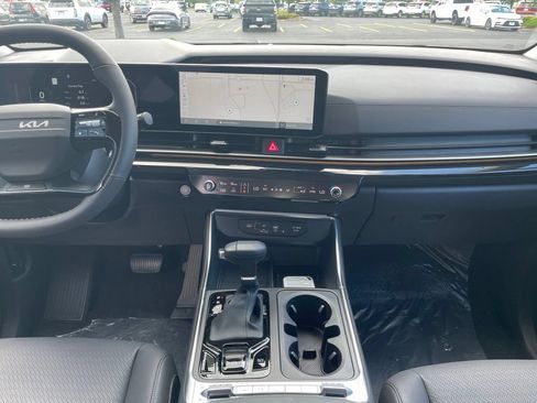 New 2027 Kia Carnival SX Prestige FWD image 13