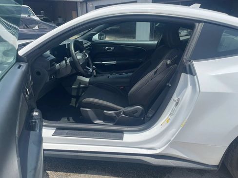 Used 2025 Ford Mustang Coupe RWD image 8