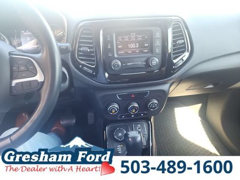 Used 2018 Jeep Compass Latitude AWD/4WD image 25