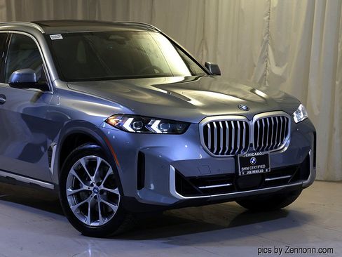 Used 2025 BMW X5 xDrive50e w/ Premium Package AWD/4WD image 2