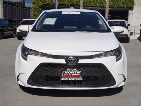 Certified 2022 Toyota Corolla LE image 3
