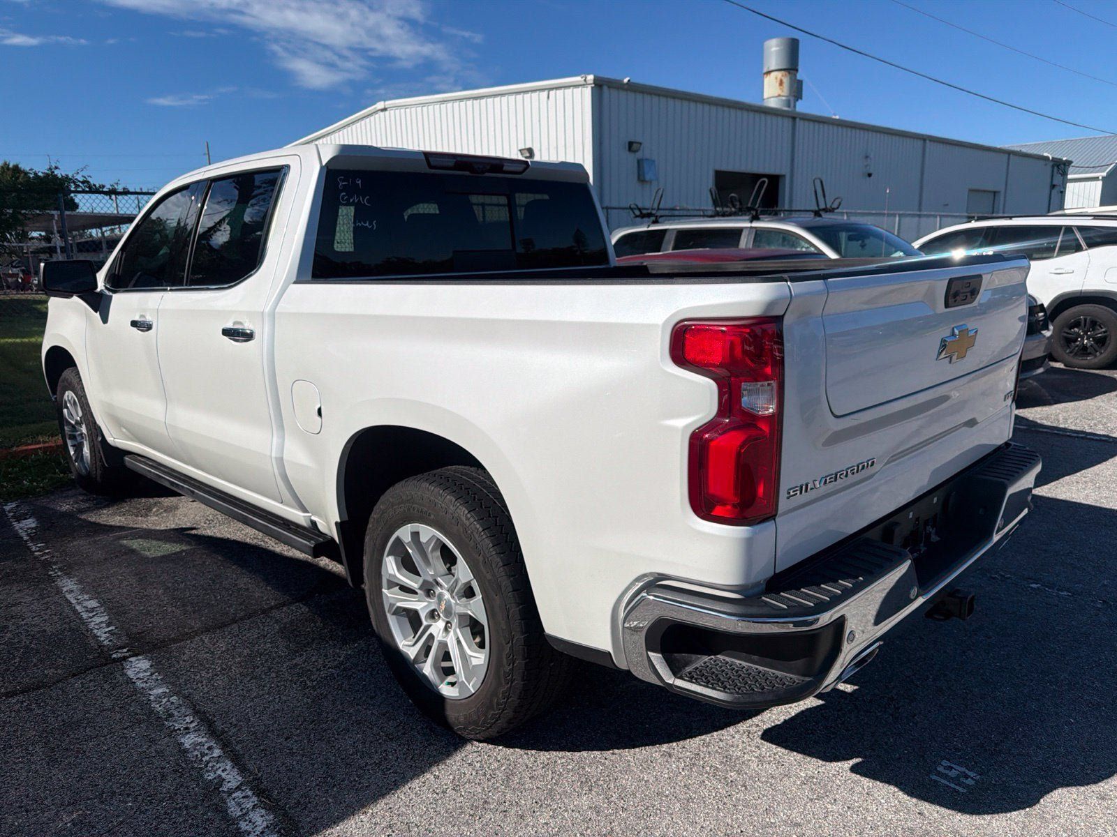 Used 2022 Chevrolet Silverado 1500 LTZ w/ LTZ Premium Package AWD/4WD image 11