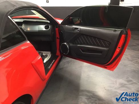 Used 2012 Ford Mustang GT Premium image 39