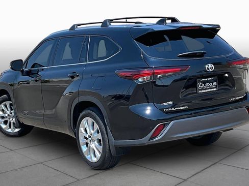 Used 2024 Toyota Highlander Limited AWD/4WD image 11