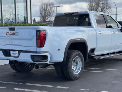 New 2026 GMC Sierra 3500 Denali w/ Denali Reserve Package image 5