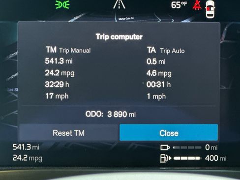 Certified 2025 Volvo XC60 T8 Plus w/ Protection Package Premier image 30