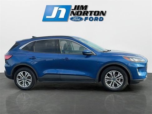 Used 2022 Ford Escape SEL image 2