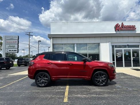Used 2024 Jeep Compass Limited w/ High Altitude Package image 9