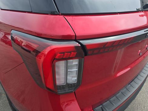 Used 2025 Ford Explorer ST w/ Sun And Sound Package image 37