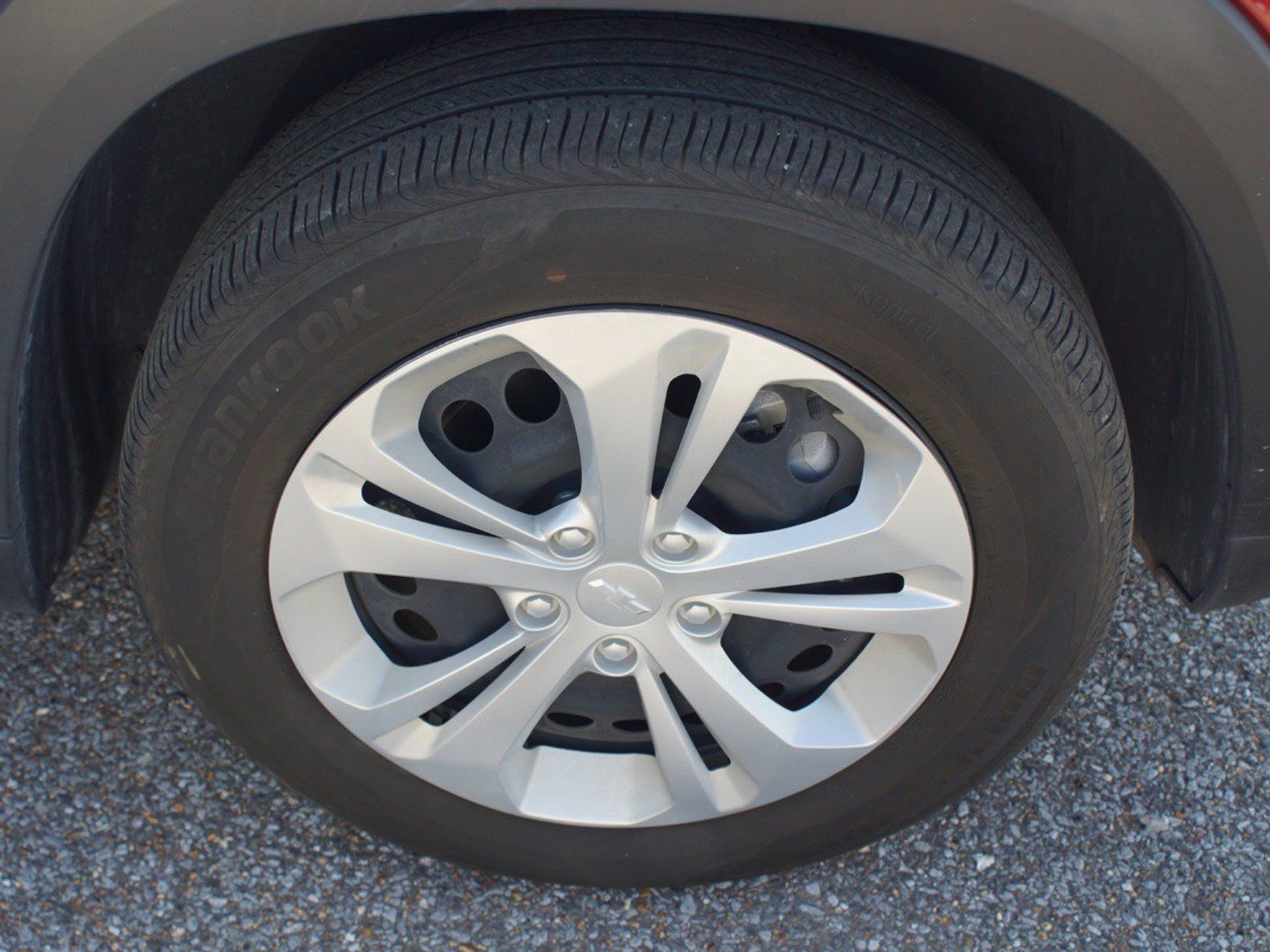 Used 2025 Chevrolet Trax LS FWD image 4