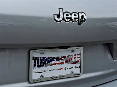 Certified 2023 Jeep Grand Cherokee L Limited AWD/4WD image 17