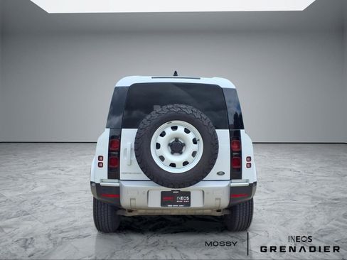 Used 2022 Land Rover Defender 90 AWD/4WD image 6