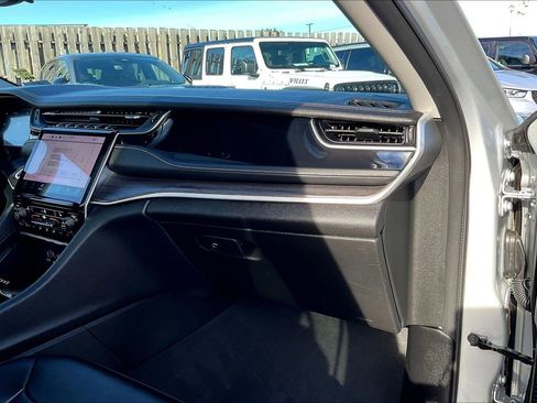 Used 2024 Jeep Grand Cherokee Limited 4xe image 16