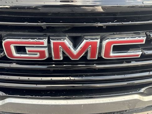 Used 2024 GMC Terrain SLE w/ Driver Convenience Package FWD image 29