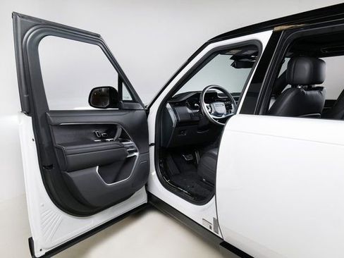 New 2026 Land Rover Range Rover SE image 23