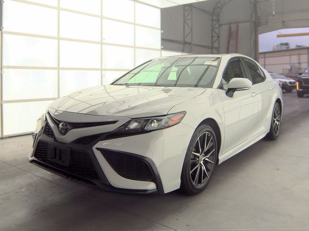 Used 2023 Toyota Camry SE w/ Audio Upgrade Package FWD image 1
