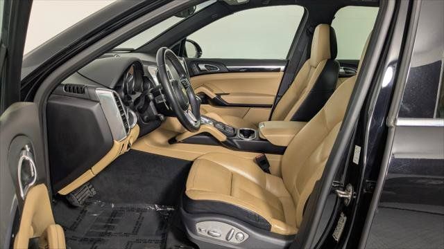 Used 2016 Porsche Cayenne w/ Premium Package AWD/4WD image 13