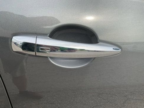 Used 2025 Nissan Altima 2.5 SV image 12