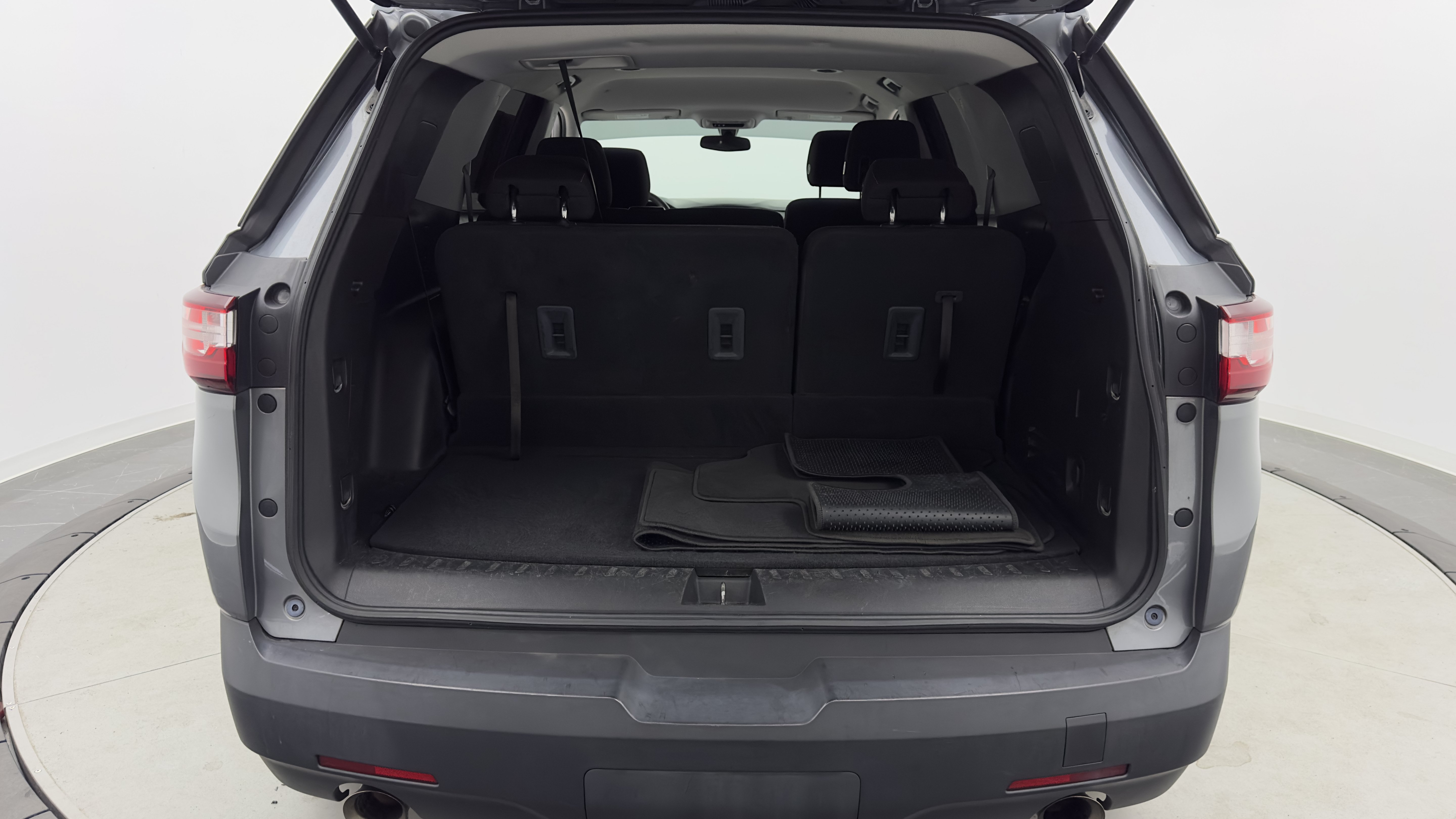 Used 2018 Chevrolet Traverse LS FWD image 27