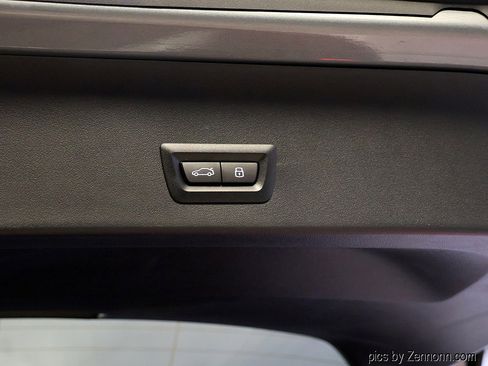 Used 2025 BMW X3 xDrive30i w/ Premium Package image 33