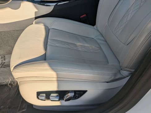 Used 2018 BMW 540i RWD image 18