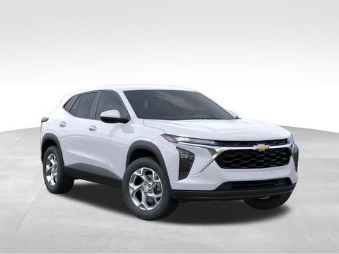 New 2026 Chevrolet Trax LS FWD image 7