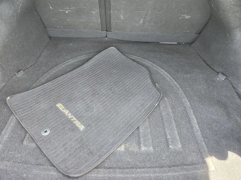 Used 2013 Hyundai Elantra FWD image 17