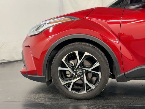 Used 2020 Toyota C-HR XLE image 29