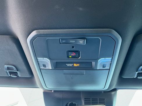 Used 2025 Toyota Tacoma TRD Off-Road image 15